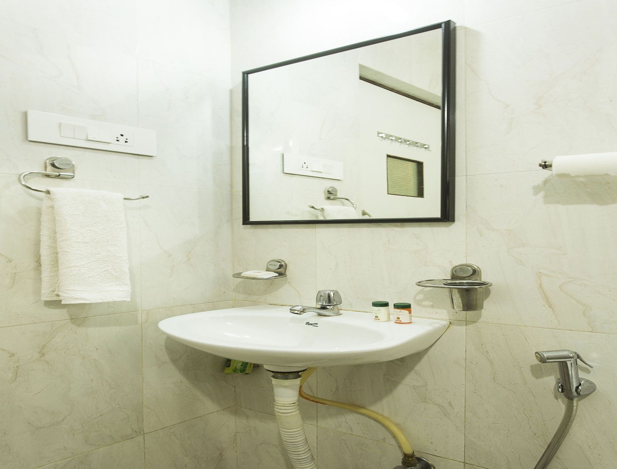 Hotel E Serai Pune Ngoại thất bức ảnh